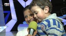 Baietelul de 2 ani al lui Dinu Valentin e incantat ca tatal lui e in finala! VIDEO EXCLUSIV
