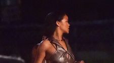 Mai sexy de atat nu se poate. Cum isi va uimi Rihanna fanii in urmatorul videoclip. Imagini din culise
