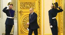 Vladimir Putin, filmat în timp ce ”tremură incontrolabil”