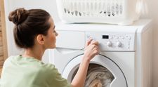 Avertismentul unui medic pentru cei care spală hainele la 40°C