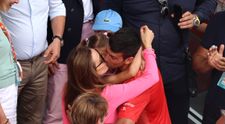 I-a furat iubita celui mai bun prieten, s-a însurat cu ea și acum au doi copii. Celebrul sportiv nu a mai putut ține secretul și a spus tot: „Ea era cu el, venea şi pleca, aşa că ne vedeam prin...”. În ce relații a rămas cu prietenul său