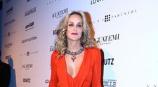 Sharon Stone si Kate Moss s-au sarutat la o strangere de fonduri pentru cei bolnavi de SIDA. Cat de SEXY au aratat cele doua pe scena