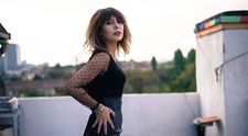 Este prima data cand Sore face asta. Cum s-a transformat din pustoaica timida la tanara plina de sex-appeal: FOTO