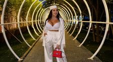 Larisa Popa a recunoscut din ce face bani, după ce s-a spus că este întreținută de un arab bogat. Fosta manageră a lui Pescobar a dat lovitura: „Răspunsul este simplu”