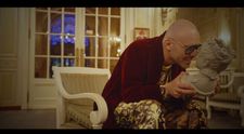 Spike a lansat videoclipul piesei „Zeu”, o satiră a societății actuale