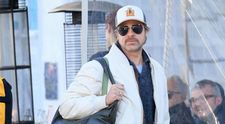 „E ridicol, are 62 de ani și se îmbracă precum Justin Bieber la 20!” Brad Pitt, criticat dur pentru stilul său considerat „prea tineresc”
