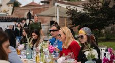 Un nou record mondial se pregătește în România, la Alba Iulia.  „Masa care unește” - un preview simbolic alături de Andreea Esca a avut loc în Cetatea Alba Carolina, în weekend