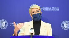 Reacția ministrului de interne după ce Raluca Turcan a fost surprinsă fără mască în compania a 8 persoane