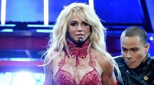 Britney Spears a renunțat la machiajul care a consacrat-o. Cântăreața arată mult mai tânără acum