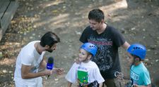 Paul Ipate si Octavian Strunila au spus Prezent in campania SOS Satele Copiilor