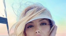 Elena Gheorghe, ipostază rară pe Instagram: s-a fotografiat topless și acoperită cu sclipici