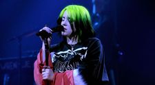 Billie Eilish, imagine de peste 20 de milioane de like-uri. Cum a pozat cântăreața în lenjerie intimă