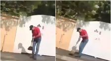 Klaus Iohannis a fost surprins când mătura trotuarul din faţa casei sale! Fostul președinte și-a pus în practică sloganul: România lucrului bine făcut - VIDEO