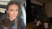 Adela Popescu, imagini de colecție din jurul bradului de Crăciun. Prezentatoarea și cei trei copii au furat startul și au pregătit casa de sărbători: „Sărbătoritul zilei, Andrei, a zis că dorința lui e să facem bradul”