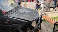O femeie din Tulcea, care stătea pe bancă în fața blocului, a murit după ce a fost lovită de o mașină. Cum s-a întâmplat totul