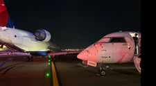 Două avioane, pline de pasageri, s-au bușit pe pistă! Cum a descris un martor momentul: ”A fost super șocant”