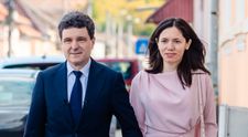 Cu ce se ocupă Mirabela Grădinaru, „noua primă doamnă a României”. Are un salariu la care mulți nici nu visează