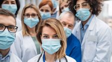 O doctoriță a fost eliminată în ultimul moment de pe lista de invitați la o nuntă pentru că îngrijea bolnavi de COVID-19