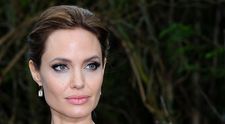 Angelina Jolie la 50 de ani: 10 apariții fabuloase pe covorul roșu care au făcut istorie