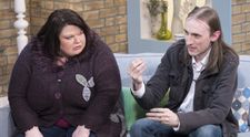 „Cea mai geloasă femeie din lume” își testează soțul la detectorul de minciuni după fiecare ieșire! Motivul hilar pentru care nu-i dă voie să se uite la TV