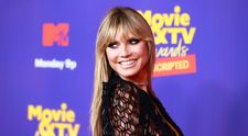 Heidi Klum, fotografiată fără sutien pe plajă. Soțul ei, Tom Kaulitz, n-a avut nimic împotrivă