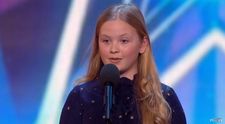 Publicul a cerut sa se apese Golden Buzz dupa ce s-a oprit din cantat. Tanara a facut senzatie la Britain's Got Talent
