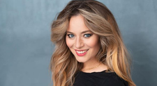 Laura Cosoi, poză în lenjerie intimă cu o lună înainte să nască. Fanele nu au crezut-o că nu e editată