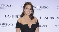 Pictorial incendiar! Are 90 kg, dar topeste barbatii cu formele ei.Cum arata in bikini cel mai sexy model plus-size