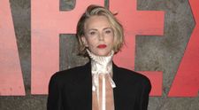La 50 de ani, Charlize Theron, spune că nu mai poate să trăiască cu un bărbat, dar i-a plăcut aventura de o noapte cu unul de 26 de ani: ”Spectaculos”