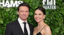 Încă un triunghi amoros pentru Hugh Jackman? Motivul pentru care iubita a ajuns să-l urmărească non-stop, „nu are încredere în el când este în preajma colegelor de platou”