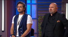 „E vie. Mugea”. Jurizarea îi trece pe concurenți pe sub furcile caudine. Chefii refuză să guste preparatul unui concurent. Unul dintre ei reușește, însă, să ajungă la balcon