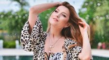 Elena Gheorghe (ex Mandinga), poză în cada plină cu spumă și margarete