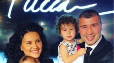 Ce familie frumoasă are Lucian Bute! Sportivul e topit după cei doi copii și soția Elena
