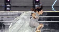 Chiar dacă a căzut pe scenă în timpul defilării, Miss Ucraina a scris istorie la Miss Earth 2025: „Sunt extrem de fericită!”