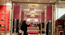 Femeile din Arabia Saudita nu au voie sa defileze. Ce folosesc designerii de moda in schimb