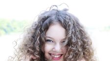 Noelle Vlasov a împlinit 17 ani! Cum arată acum fetița numită “cel mai frumos copil din România”