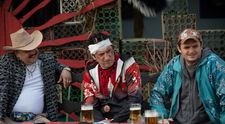 Ca să fie ministru, primarul Vasile se face chinez! Cum încearcă să convingă o întreagă adunare că e 