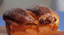 Cozonac cu nuca, cacao si stafide