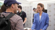 Kate Middleton a încălcat protocolul regal, la Wimbledon! Ce a făcut după ce a rupt bilete la intrare. Fanii, surprinși, au întâmpinat-o cu aplauze și urale