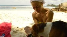 Laura Cosoi, sexy fara sutien pe o plaja exotica. Unde si-a petrecut vacanta frumoasa blonda: