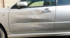 Portiera masinii a fost distrusa in urma unui accident, dar el a reusit sa o transforme complet fara sa o duca la service. 



Ce a facut cu ajutorul simple markere