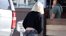 A primit moștenire aproximativ un milion de dolari din averea colosală a tatălui său, dar a rămas fără bani cât a bătut din palme. Tori Spelling și cei cinci copii, la limita supraviețuirii: „Am nevoie de ajutor”