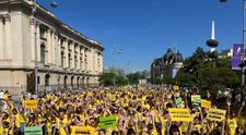 Big Little Festival, anunțat oficial printr-un flashmob-manifest pe Calea Victoriei, unde 800 de copii și părinți au dansat sincron