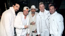 A avut cea mai bună voce din Backstreet Boys, dar boala i-a distrus-o: Brian Littrell face eforturi mari pe scenă la un eveniment major