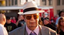 Asul amanetului Richard Harrison și-a dezmoștenit unul din cei trei fii. Cine se bucură de averea „moșului”