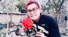 Elena, mamă a trei copii, a fost înjunghiată de soțul de care voia să divorțeze. Bărbatul a încercat să-și pună capăt zilelor după atac