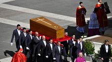 Ce tehnică modernă a fost folosită pentru conservarea trupului Papei Francisc. Nu a fost îmbălsămat tradițional înainte de funeralii