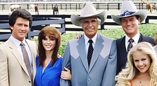Legendarul serial Dallas se întoarce în România! 10 lucruri pe care fanii adevărați trebuie să le știe despre controversata familie Ewing