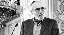 Este doliu în presa românească! Carol Mălinescu, unul dintre cei mai cunoscuți prezentatori radio, a murit la 74 de ani
