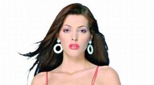 Borcea fierbe de furie cand vede imaginile astea. Alina, sotia lui, <span style=